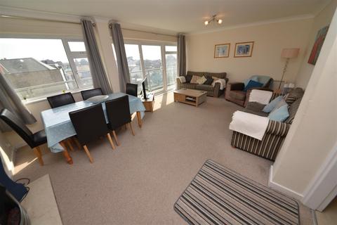 3 bedroom flat for sale - Croft Court, Tenby