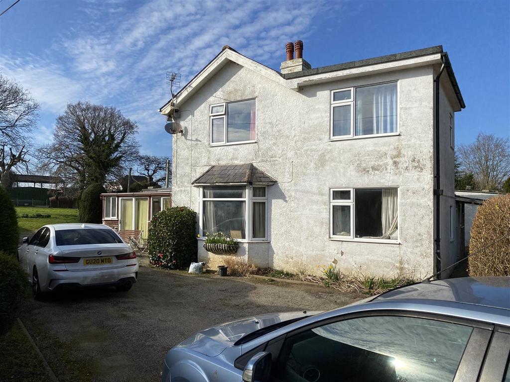 Sandhurst Lane, BexhillOnSea 3 bed property with land £950,000