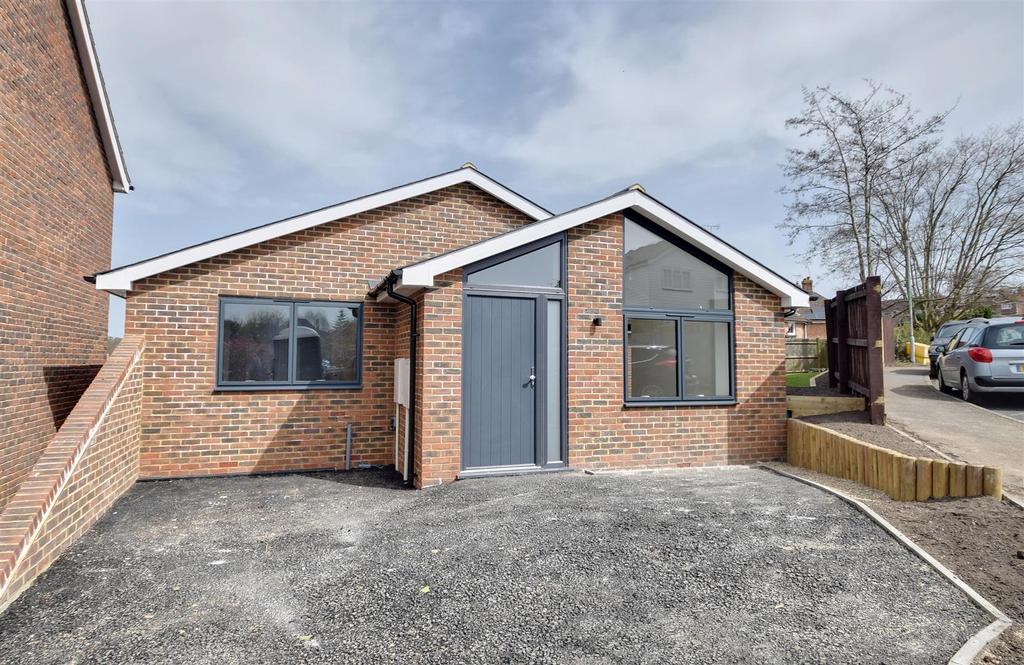 Rogersmead, Tenterden 2 bed detached bungalow £475,000
