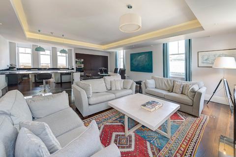 3 bedroom apartment for sale - Henrietta Street, London, WC2E