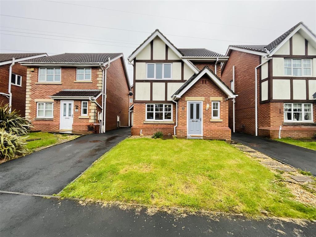 Lon Y Maes, Llanelli 3 bed detached house £197,000