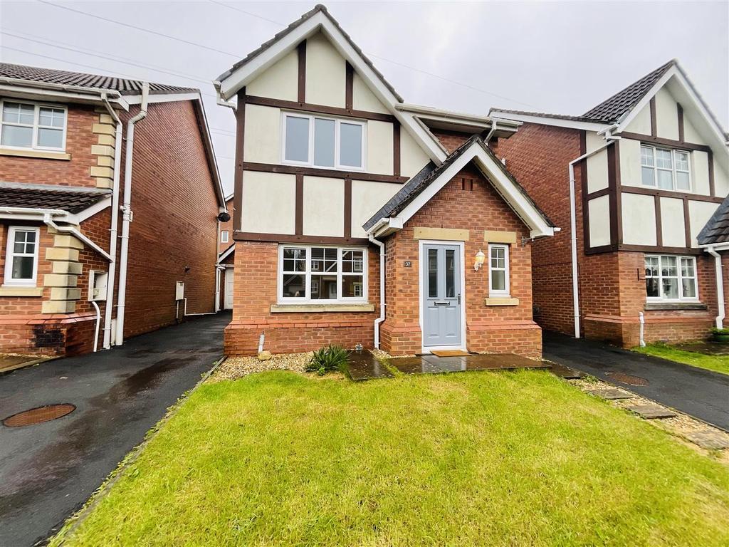 Lon Y Maes, Llanelli 3 bed detached house £197,000