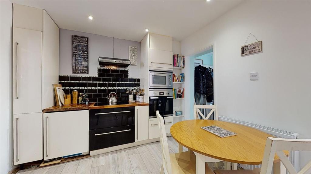 Mill Row, Birchington 2 bed terraced house £269,995