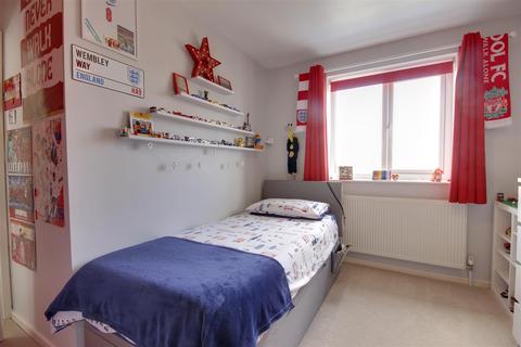 18 Briar Close, Newport, Brough, HU15 2QY