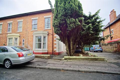 1 bedroom flat to rent - Ground Floor Studio Flat to Let on Watling Street, Preston
