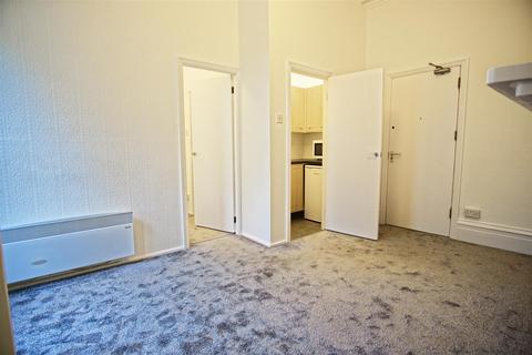 1 bedroom flat to rent - Ground Floor Studio Flat to Let on Watling Street, Preston