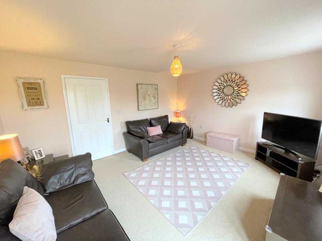 Cherryfield Drive, Middlesbrough 3 bed terraced house £180,000