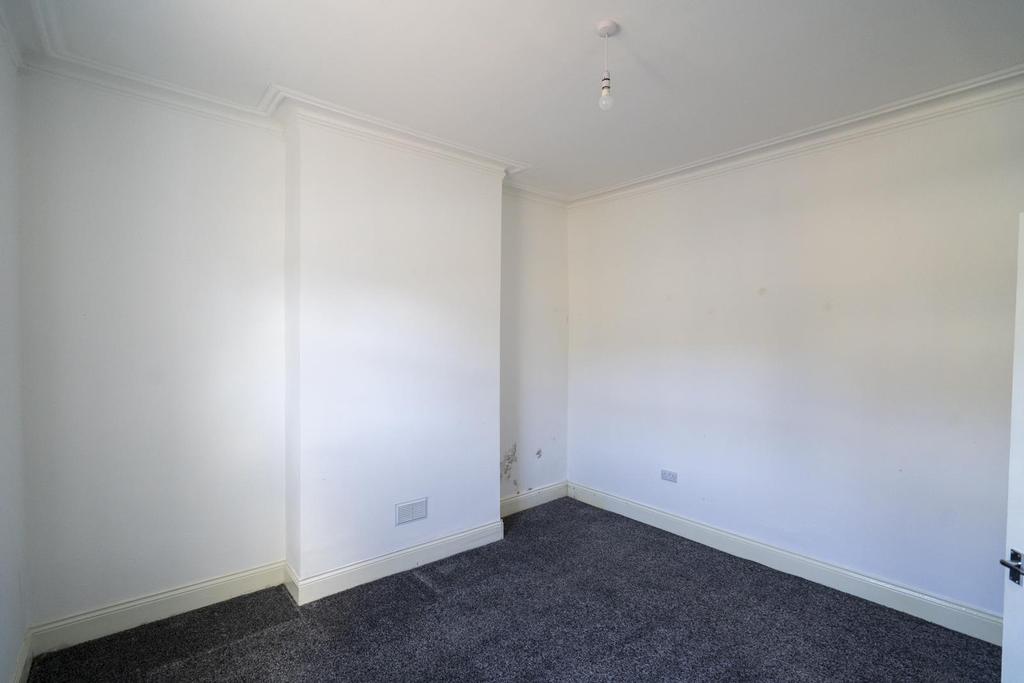 Edward Burdis Street, Southwick... 1 bed cottage £450 pcm (£104 pw)