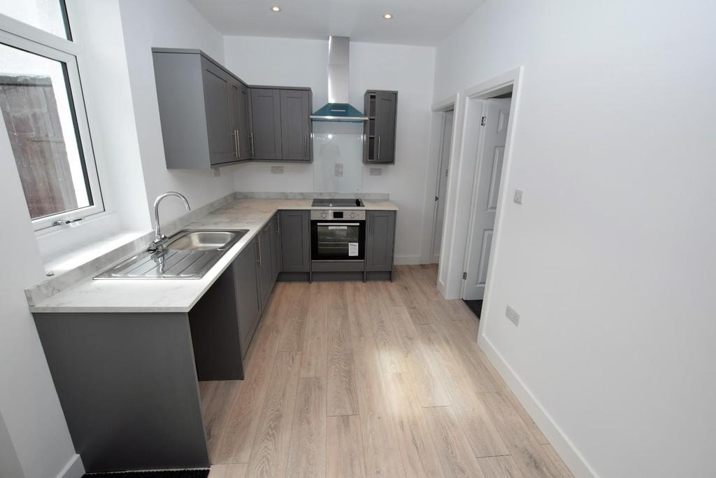 Harper Street, Barnoldswick 3 bed terraced house £725 pcm (£167 pw)