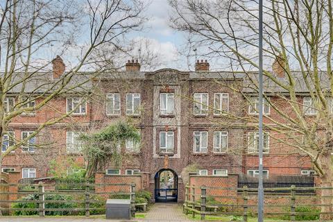 88 Alexandra Gardens, Chiswick, London, W4 2RZ