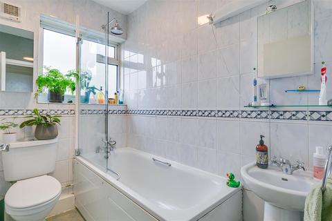 88 Alexandra Gardens, Chiswick, London, W4 2RZ