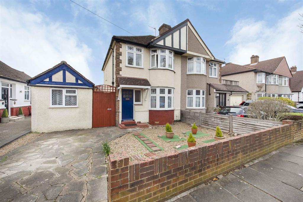 Waverley Avenue, Twickenham 3 bed semidetached house £690,000