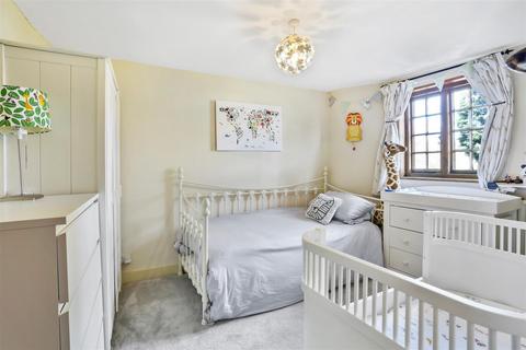 19 The Green, Wallington, SM6 7AU