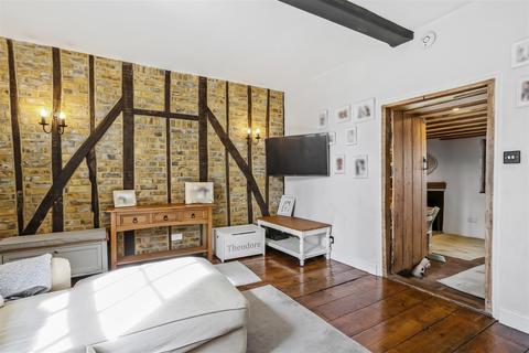 19 The Green, Wallington, SM6 7AU