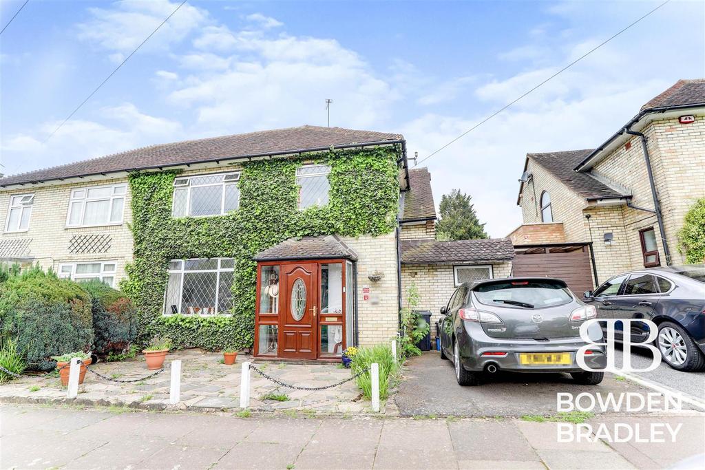 Manford Way, Chigwell 3 bed house £550,000