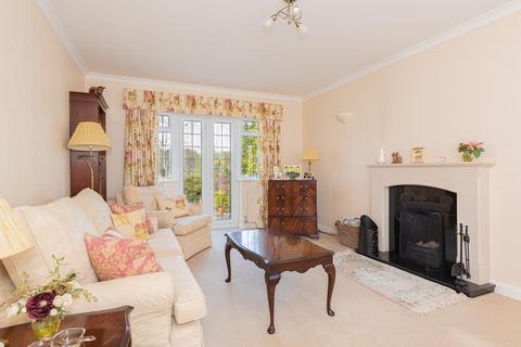 23 Hambledon Hill, Epsom, KT18 7BZ