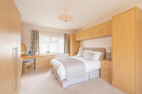 23 Hambledon Hill, Epsom, KT18 7BZ