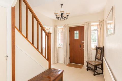 23 Hambledon Hill, Epsom, KT18 7BZ
