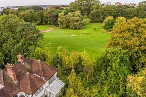 14 Brook Gardens, Kingston Upon Thames, KT2 7ET