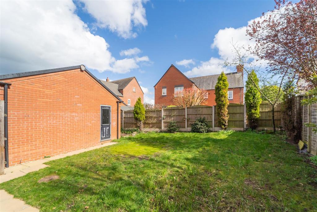 8 Deaconsfield, Brewood, Stafford 4 bed semidetached house for sale