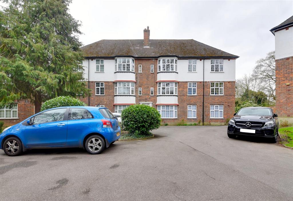 Holders Hill Road, Hendon, London 3 bed flat £435,000