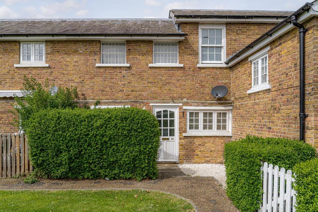 Swallow Court, Herne Common, Herne Bay 2 bed terraced house £260,000