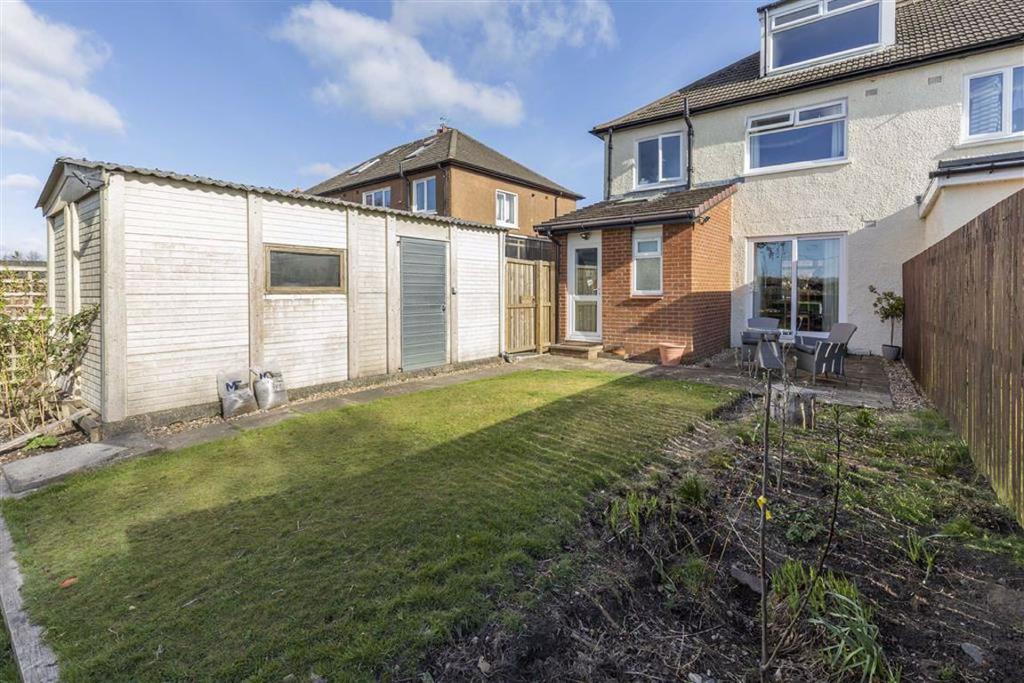 Dennistoun Cres, Helensburgh 4 bed semidetached house £235,000