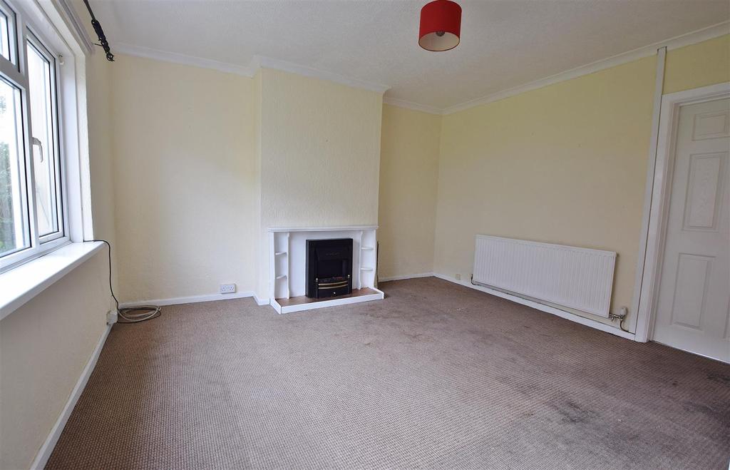 Fleming Crescent, Haverfordwest 3 bed terraced house £140,000
