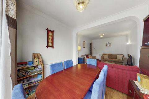 44 Abbotts Drive, Wembley, HA0 3SD