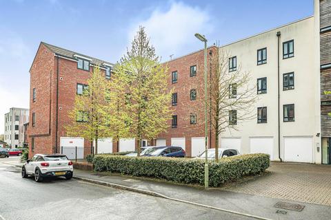 248 Sinclair Drive, Basingstoke, RG21 6AE