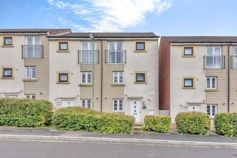 243 Sinclair Drive, Basingstoke, RG21 6AG
