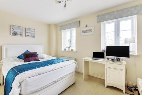243 Sinclair Drive, Basingstoke, RG21 6AG