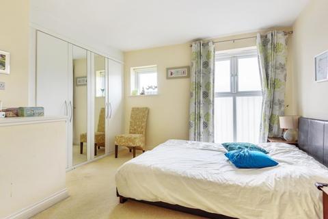 243 Sinclair Drive, Basingstoke, RG21 6AG