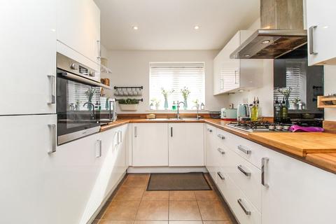 6 Argyll Heath, Bedford, MK40 4TF
