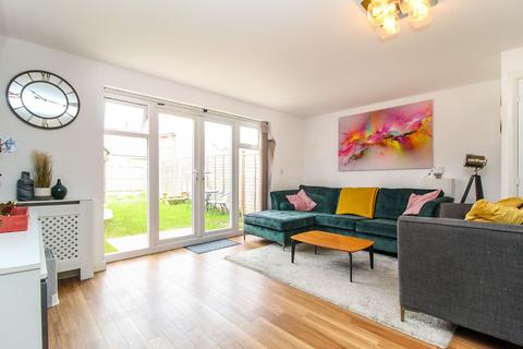 6 Argyll Heath, Bedford, MK40 4TF