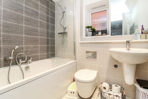6 Argyll Heath, Bedford, MK40 4TF