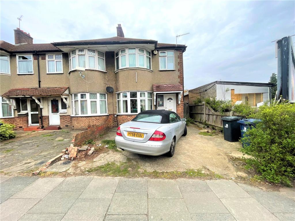 Uxbridge Road, Southall, Greater London, UB1 3 bed end of terrace house