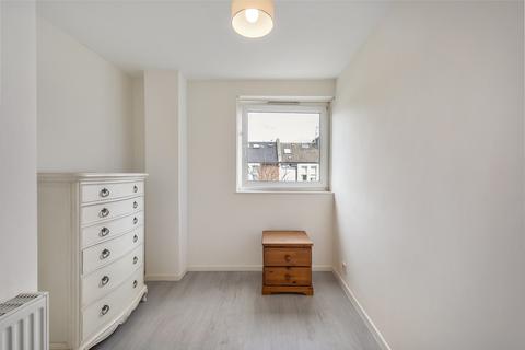 75 Lampeter Square, London, W6 8PT