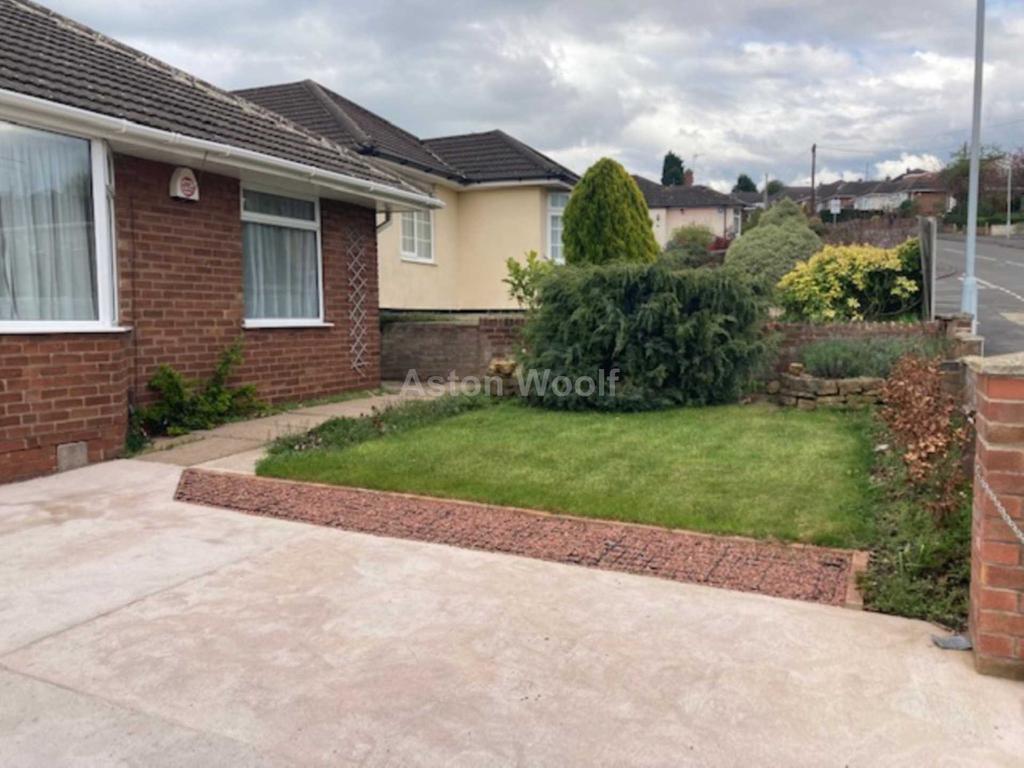 Darlton Drive, Arnold NG5 7JS 1 bed detached bungalow £800 pcm (£185 pw)