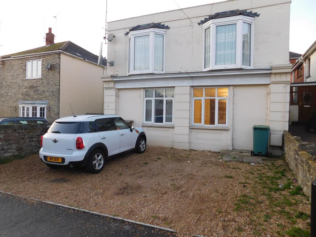 Monkton Street, Ryde, Isle Of Wight.... 2 bed ground floor
