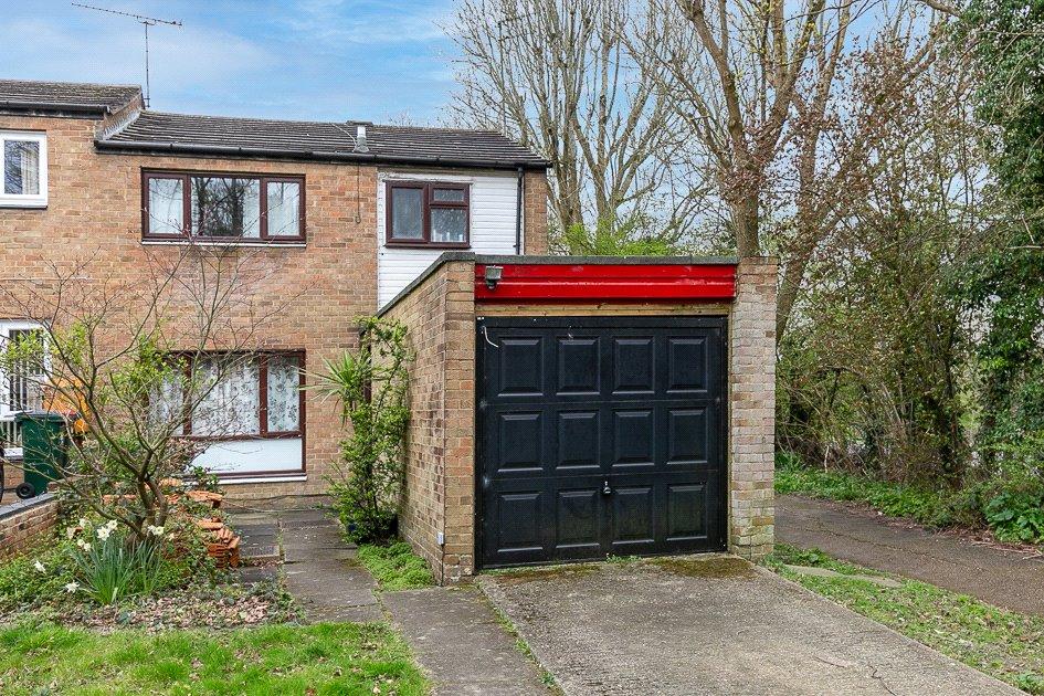 Patterdale Close, Southgate, CRAWLEY, West Sussex, RH11 3 bed end of