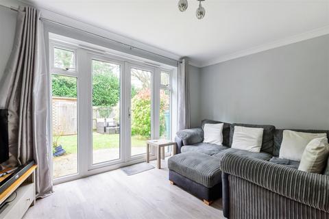 7 Forest Mews, Horsham, RH12 4GG