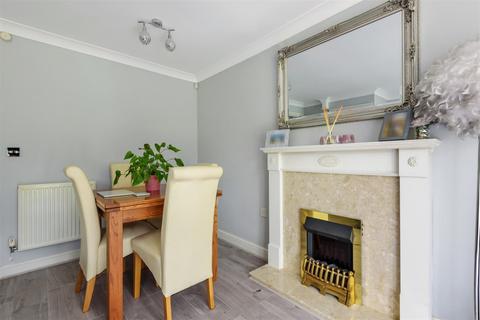 7 Forest Mews, Horsham, RH12 4GG