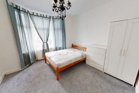 5 bedroom house share to rent, Leith Road (R1)