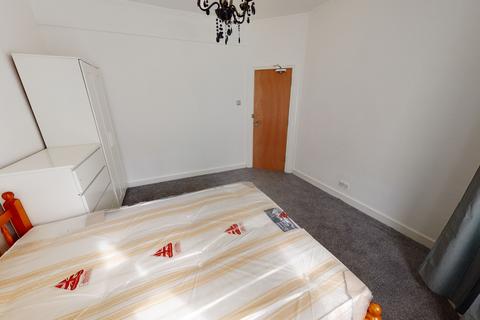 5 bedroom house share to rent, Leith Road (R1)