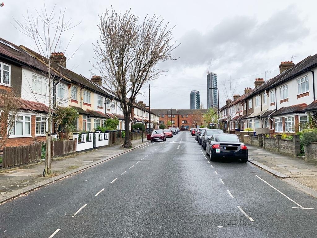 Eastbourne Avenue, Acton, W3 3 bed house £2,850 pcm (£658 pw)
