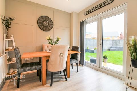 16 Bulkhead Drive, Fleetwood, FY7 6GX
