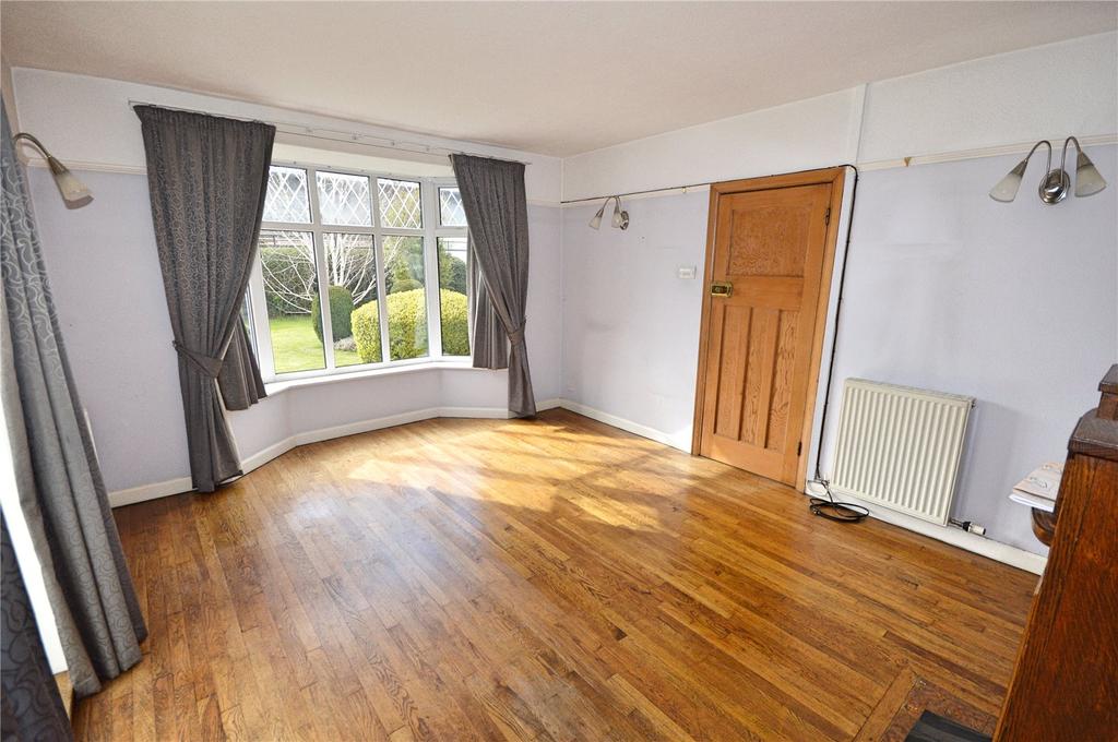 Delfan, Llanidloes Road, Newtown, Powys, SY16 4 bed detached house for