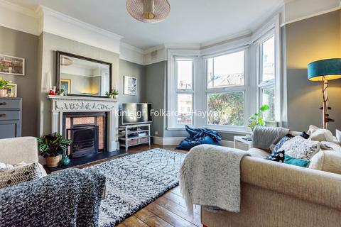 82 Fordel Road, London, SE6 1XR