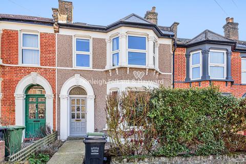 82 Fordel Road, London, SE6 1XR
